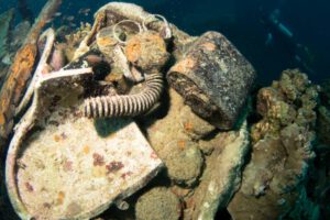 wreck_helmet_carousel (4)